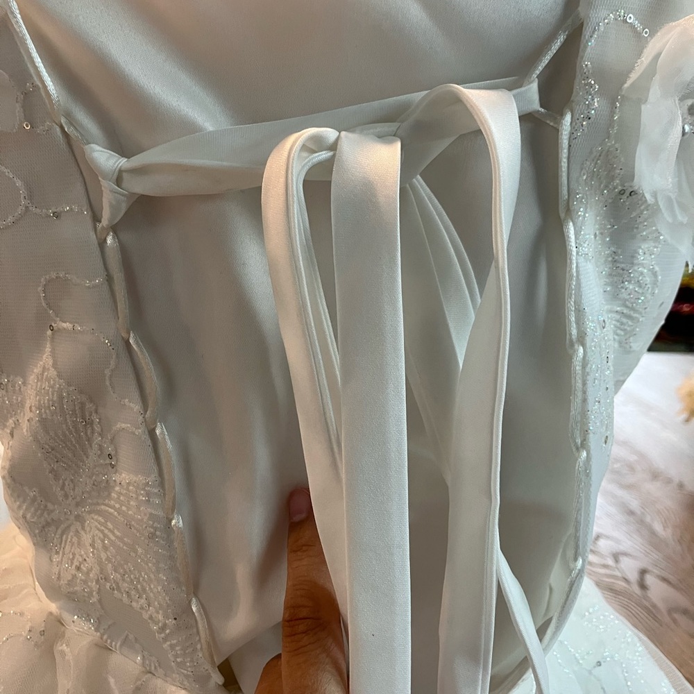 Wedding Dress - brand new - Picture 4 of 7